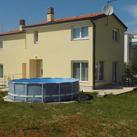 Twins Holiday home Rosini